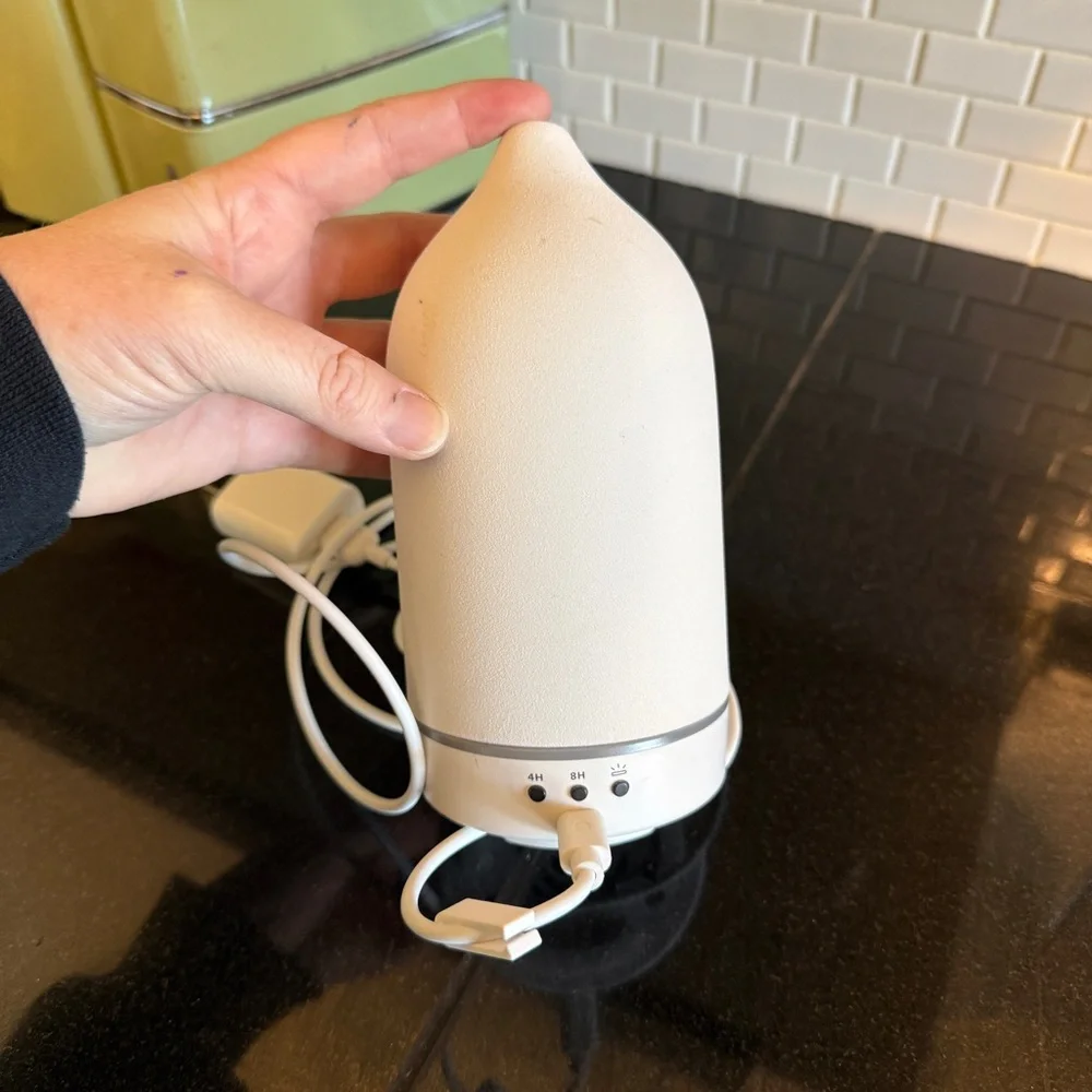 Vitruvi Stone Diffuser - White